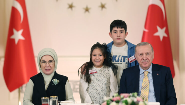 Cumhurbaşkanı Erdoğan İlk İftarda Şehit Aileleriyle Buluştu: “Tehdidi Kaynağında Yok Ediyoruz”