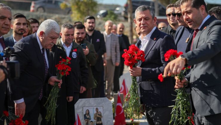 CHP Lideri Özel’den Narlıca Şehitliği Ziyareti
