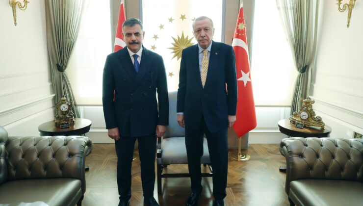 Cumhurbaşkanı Erdoğan, Çankaya Köşkü’nde İki Bakanı Kabul Etti
