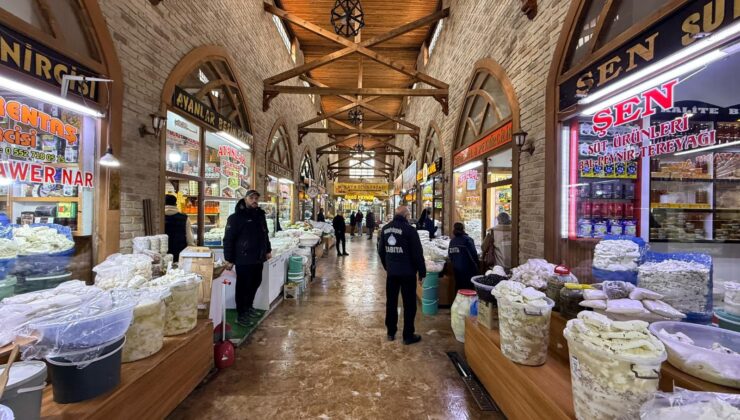 Van’da Peynirciler Çarşısı’na Sıkı Denetim: Zabıta ve Tarım Ekipleri Sahada