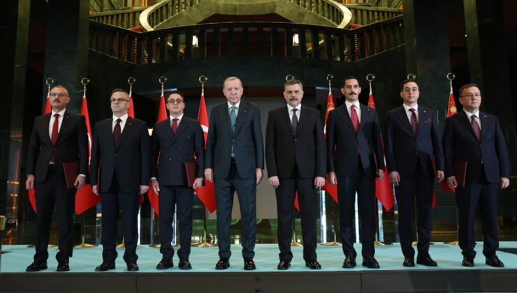 Valiler Buluşması’nda Ramazan ve Filistin Mesajı ve Yılın İdarecilerine Ödül