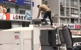 İzmir’deki Eylemde TOMA’ya Zarar Veren Müdür Yardımcısı Tutuklandı Ve Görevden Uzaklaştırıldı